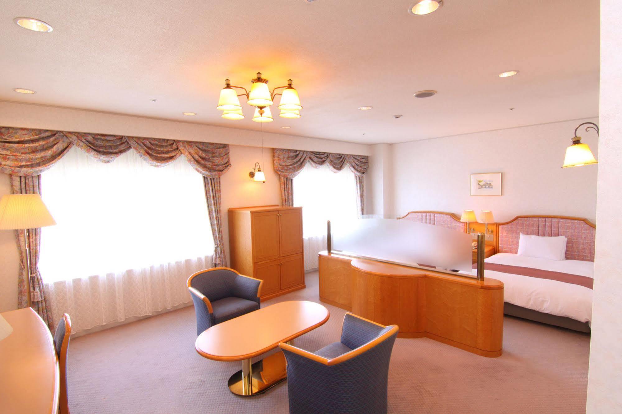 Hotel Green Tower Makuhari ชิบะ ภายนอก รูปภาพ